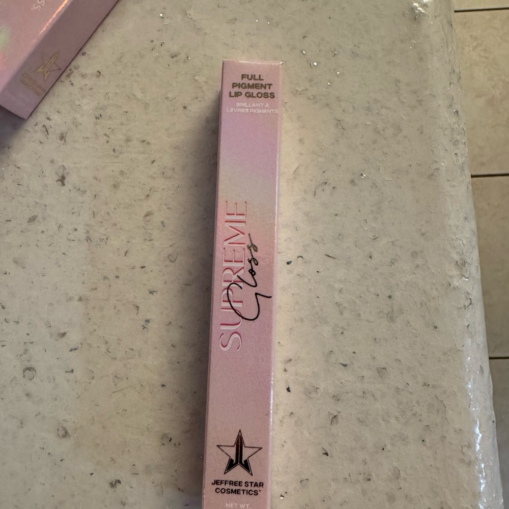 Jeffrey Star red affair supreme gloss - Picture 4 of 4